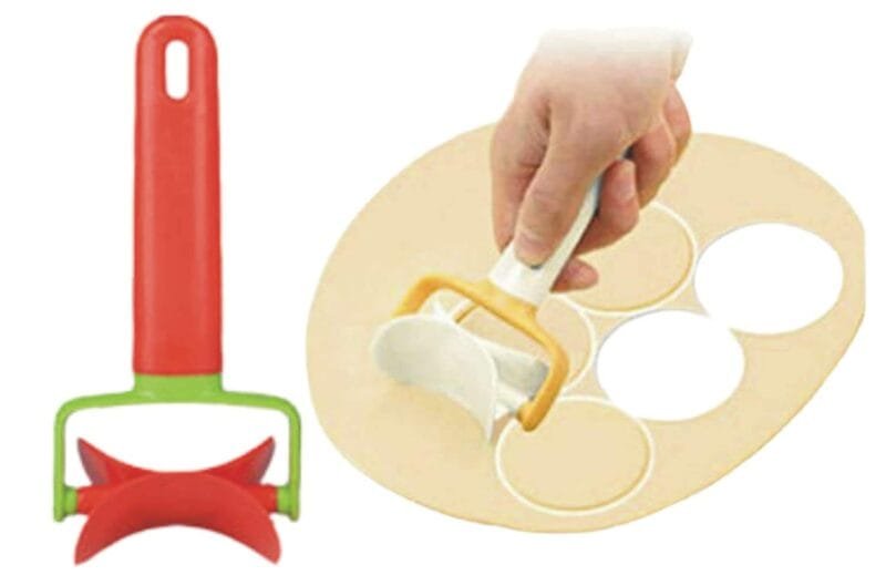 Biscuit Roller Round Rolling Biscuit Cutting Pastry Blade Dough Circle (Random Color)