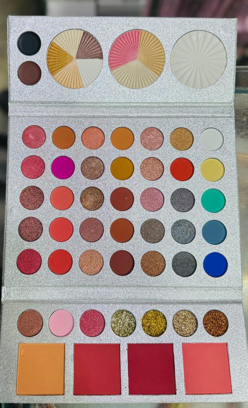 Muicin White Blusher & Eyeshadow Palette 51 shades - Image 2