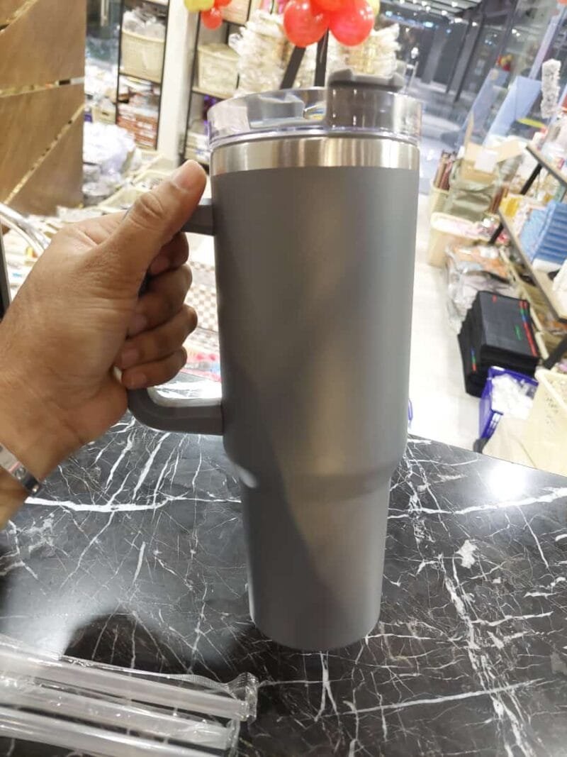 Stainless Steel Tumbler Water Bottle Travel Tumbler Vacuum Insulated Mug (1200ML) (Random Color) - Image 6