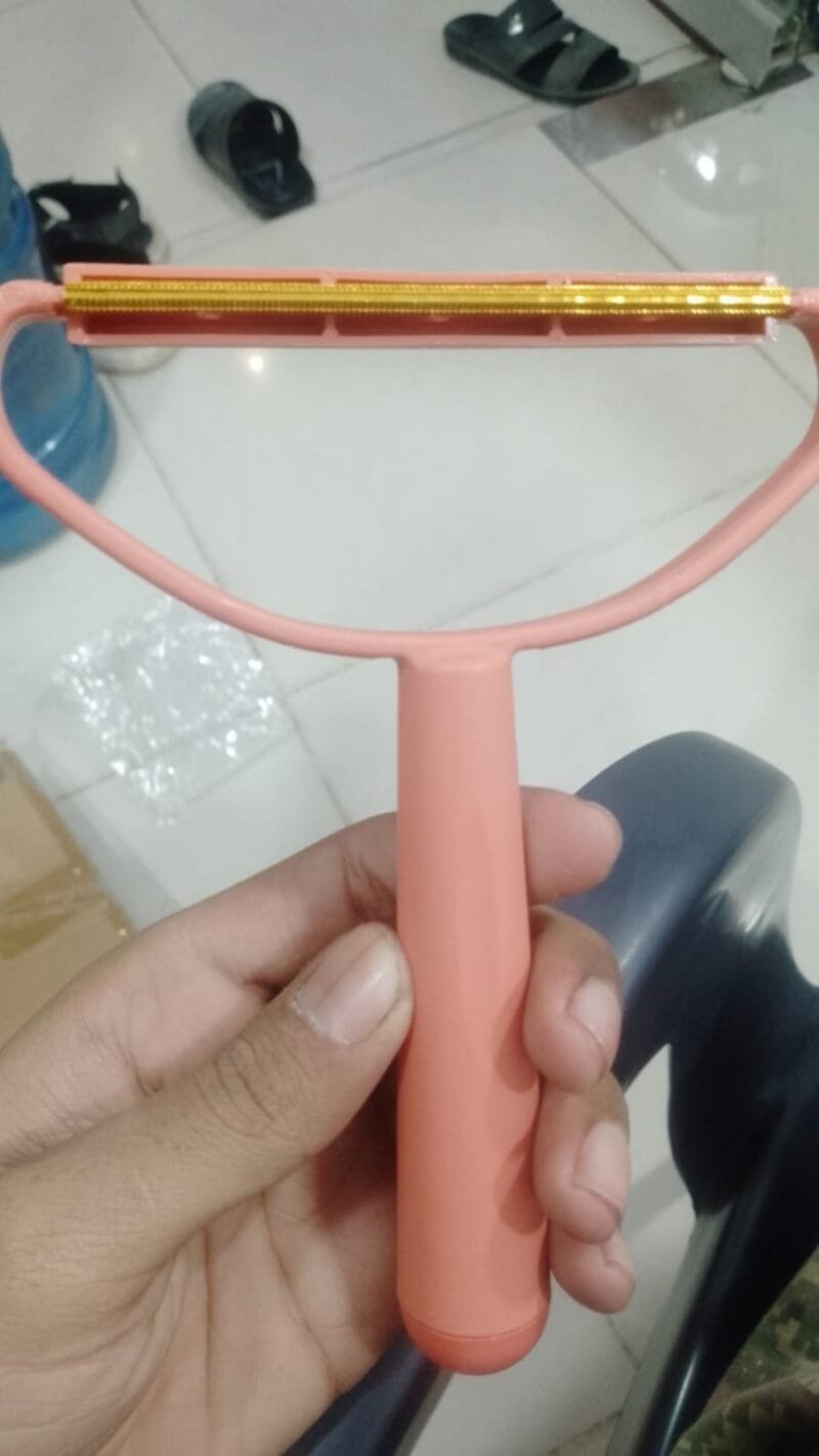 Portable Lint Remover Clothes Fuzz Shaver (Random Color) - Image 2